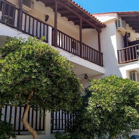 Aparthotel Ilaira Skala Eresou Esterno foto