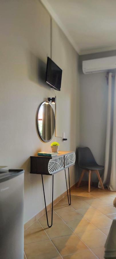 Aparthotel Ilaira Skala Eresou Esterno foto